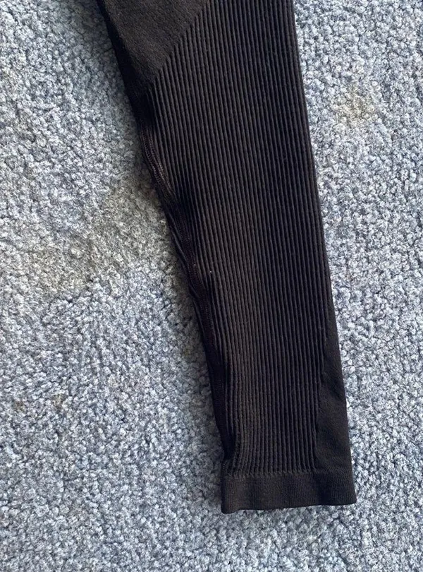 Lululemon Leggings Black with rubbing details - Image 9