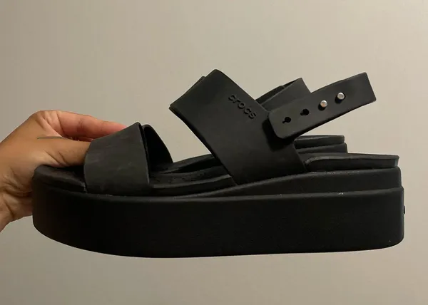 Crocs Brooklyn Sandals - Image 3