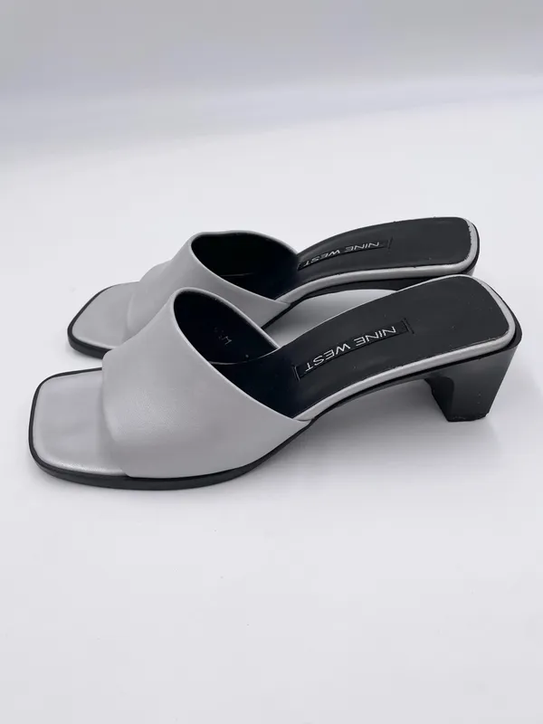 Vintage 90s Y2K Nine West Silver Square Toe Sandal Heels Size 5.5 Retro 2000s - Image 6