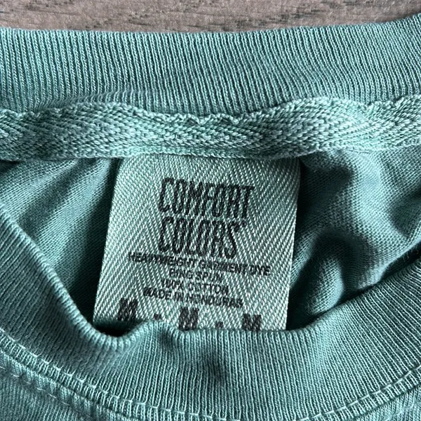 Comfort colors pocket tshirt - Image 3