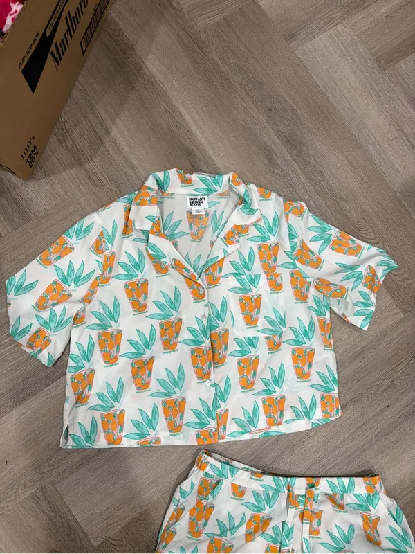Bouffants and Broken Hearts Tropical Cocktail Pajama Set Size M - Image 4