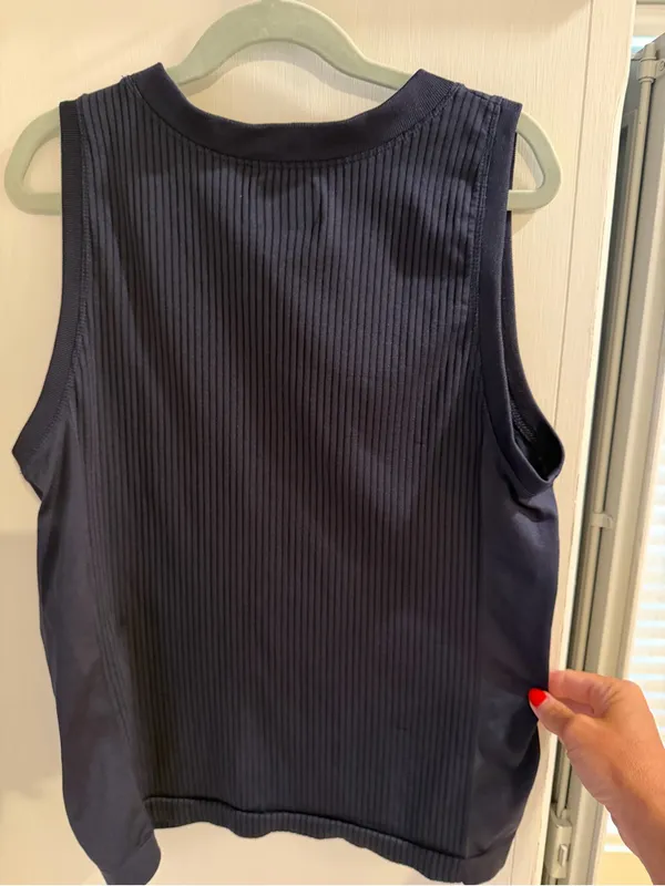 Athleta Tank top- ribbed! Dark navy/black. Size small. - Image 3