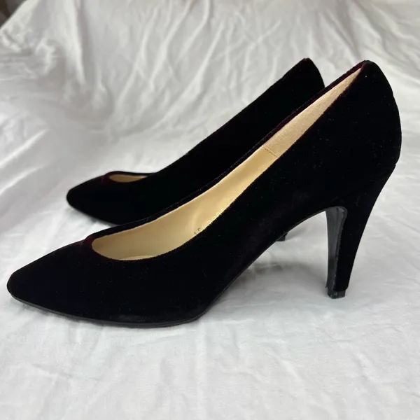 Red Brown Velvet Pointed Toe Kitten Heel Leather Sole Size 6 / 4” Heel Caressa - Image 2