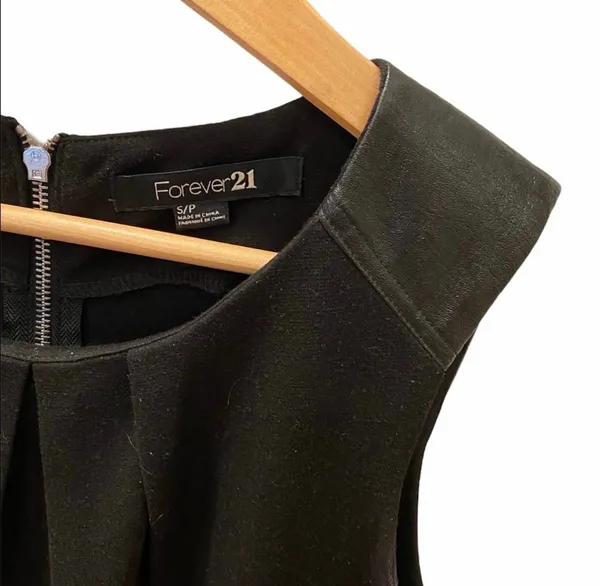 Forever 21 Little Black Dress Sheath Shift Faux Leather Knit S Exposed Back Zip - Image 8