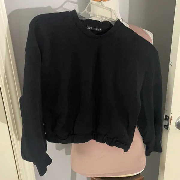 Zara black crop top. 
7 - Image 4