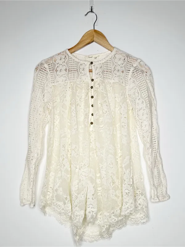 Anthropologie Floreat Cream Lace Henley Top Size 6 - Image 2