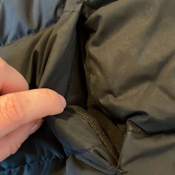 Gap goose down full black puffer vest size xs - Image 5