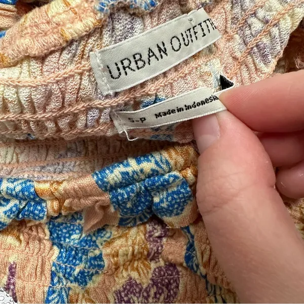 Urban Outfitters Beige Multicolor Tropical Floral Print Cropped‎ Top Size S - Image 3