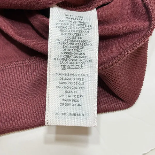 True Religion Women's L Burgundy Velour Cropped Sweatshirt Gold Logo Cuffs - Image 5
