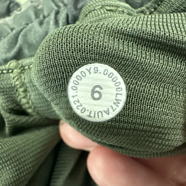 Lululemon Hotty Hot Low Rise Shorts 4" Heritage 365 Camo Green Athletic Women 6 - Image 6