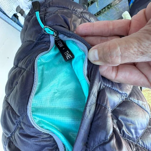 The North Face Thermoball Gray Puffer Jacket Lightweight Insulated - Image 4