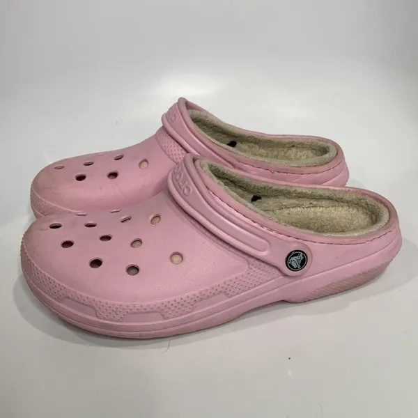 Crocs‎ Pink lined original clogs unisex sizing - Image 3