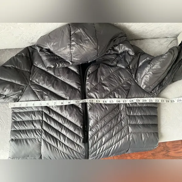 SAKS FIFTH AVE puffer coat 🔥🔥 - Image 7