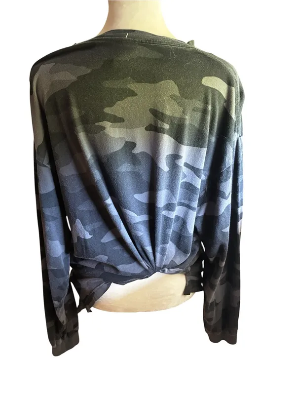 PINK Victoria's Secret Black & Gray Camo Logo Tee - Image 8