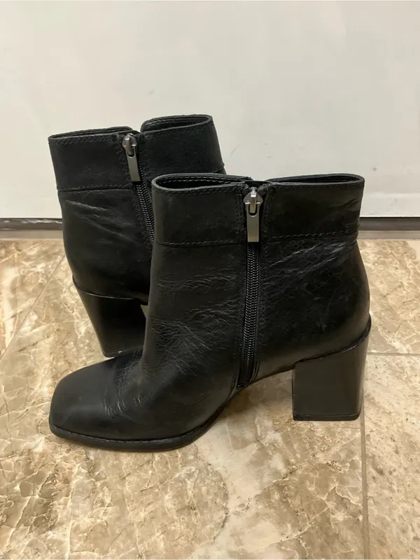 Franco Sarto black leather ankle boots - Image 5