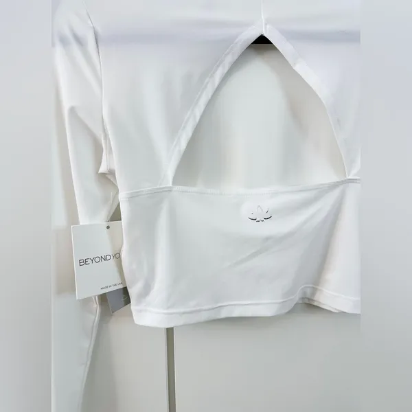 NWT Beyond Yoga Performance Knit Resilient Cropped LS - Lunar White - XS - Image 6