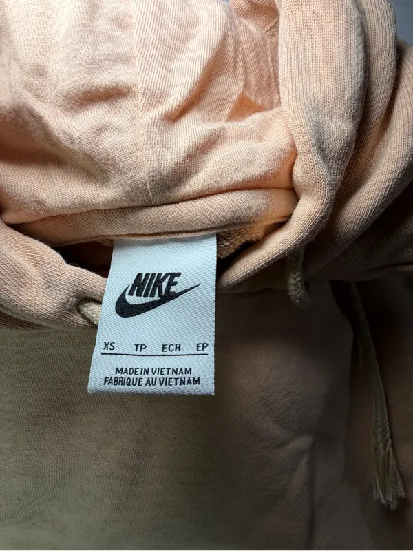 Nike Sleeveless Cropped Hoodie in Peach Y2K inspired - Image 2