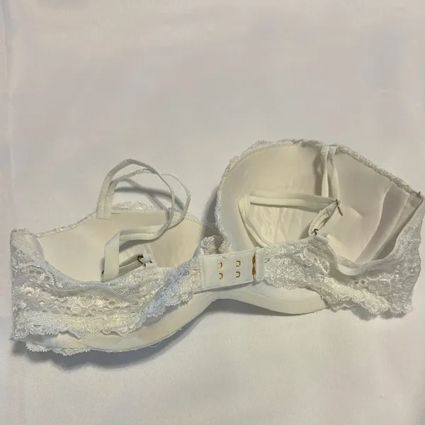 Victoria's Secret White Lace Full Coverage Bra - Image 2