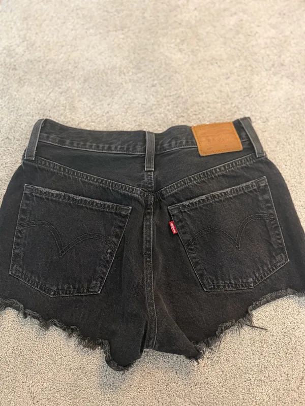 Levi’s 501 Shorts - Image 4