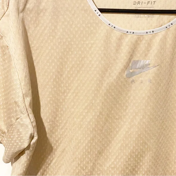 Nike Women's Medium Air‎ Beige White Short Sleeve Running Crop Top CJ1870-287 - Image 2