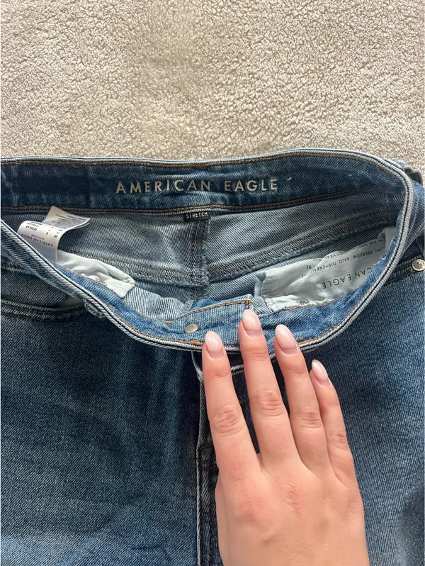 American Eagle Stretch Mom Jeans - Image 5
