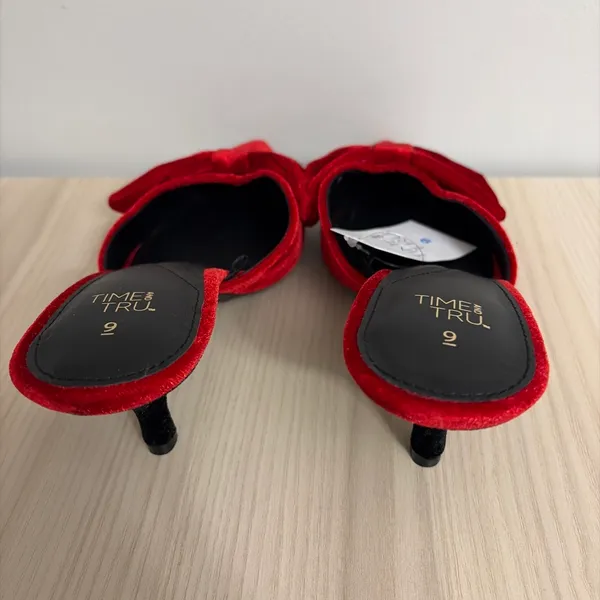 Time and Tru New! Women's Red Velvet Bow Mules size 9 - Image 5