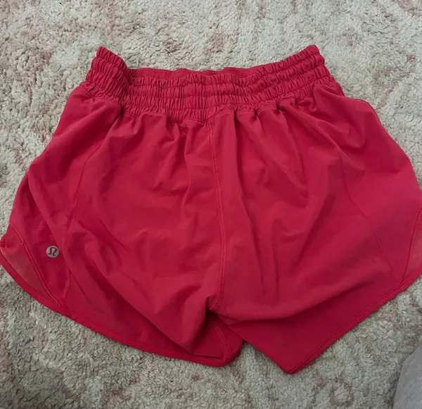 Lululemon Hotty Hot Short High-Rise 4” - Image 2