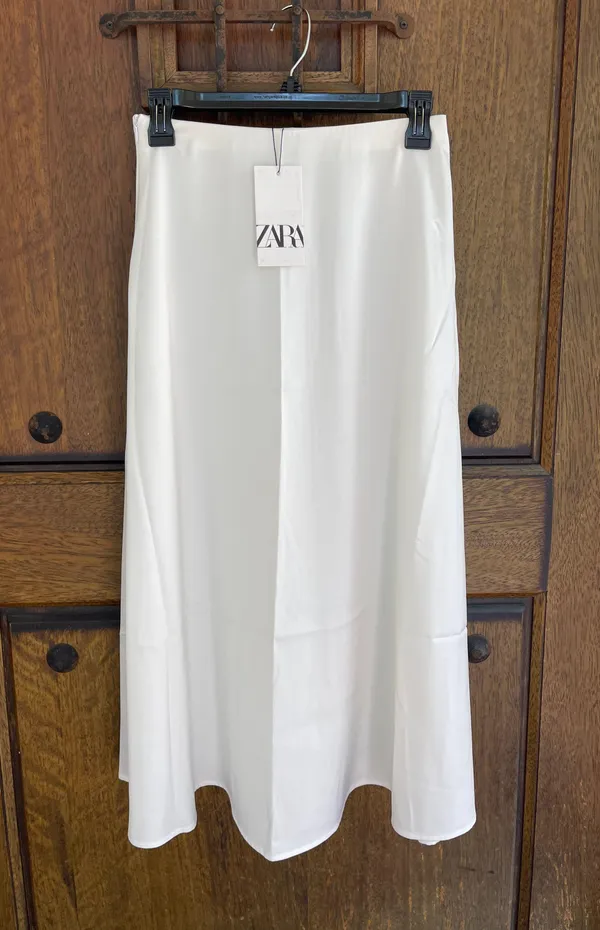 ZARA A-line Satin Off White Midi Skirt. Size S - Image 2