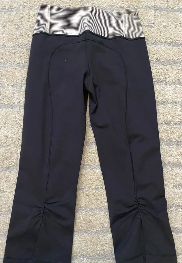 Lululemon Capri Leggings - Image 3