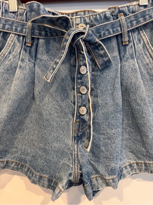 Abercrombie & Fitch Paperbag Tie Waist Buttonfly Shorts Size 2 - Image 5