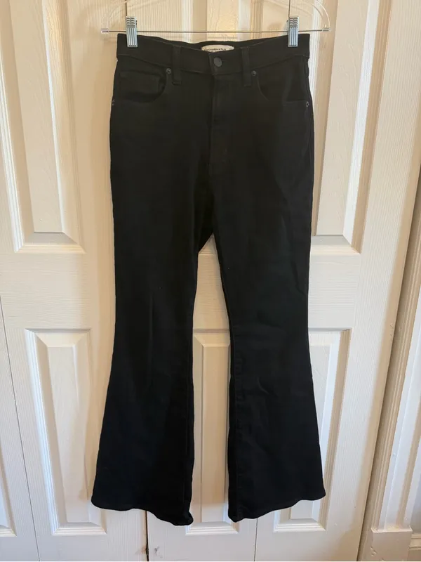 Abercrombie & Fitch The Flare Ultra High Rise Black Size 4R - Image 2