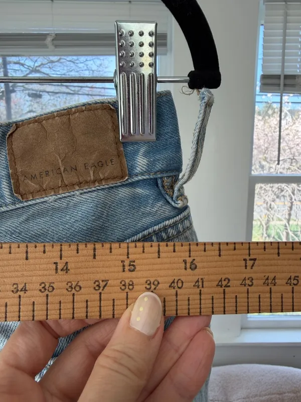 American Eagle Distressed Mom Jeans Size 10 Vintage Wash - Image 7