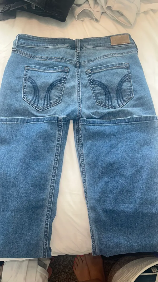 Hollister Low-Rise Bootcut Jeans - Image 5