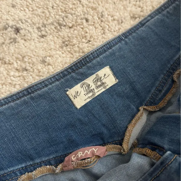 Free People‎ Curvy Flared Jeans Sz 34 Light Wash Raw Hem Plus Size Stretch - Image 3