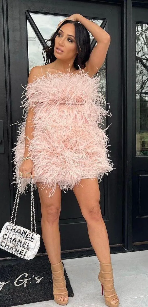 House Of CB NWT SHIRA BLUSH BONED STRAPLESS FEATHER DRESS. Size Medium. Rare and sold out. *no belt - Image 9