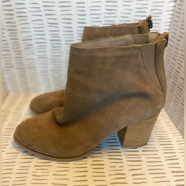 Urban Outfitters Women‎ Taupe Suede Block Heel Ankle Boots Size 9 Back Zip Boho - Image 2