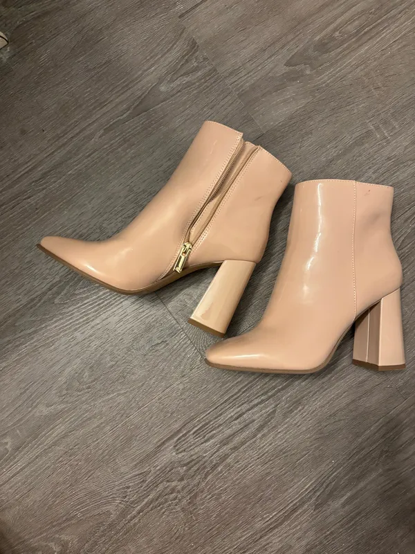 J Lo patent leather Nude boots casual or dressy sz7 Tan Size 7 - Image 2