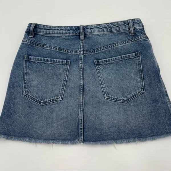 Free People Denim Jean Mini Skirt Zipper Circle Pull Frayed Raw Sz 28 waist - Image 2