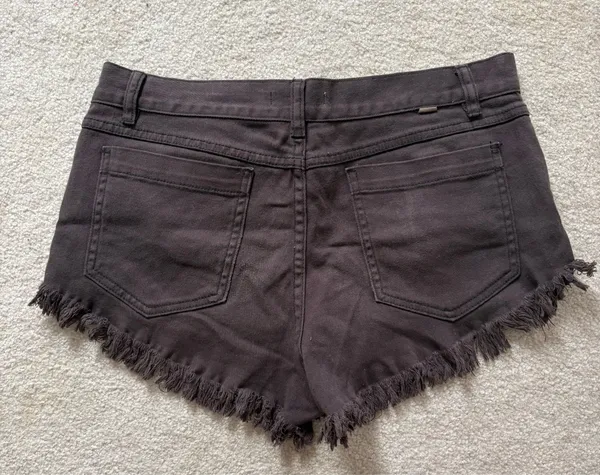 O'Neill Black Denim Jean Shorts Low Rise Frayed Bottom Size 30 Women’s - Image 2