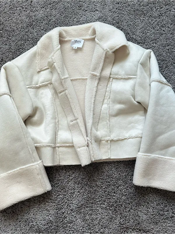 Le Lis Cream Cropped Teddy Shearling Jacket - Image 3