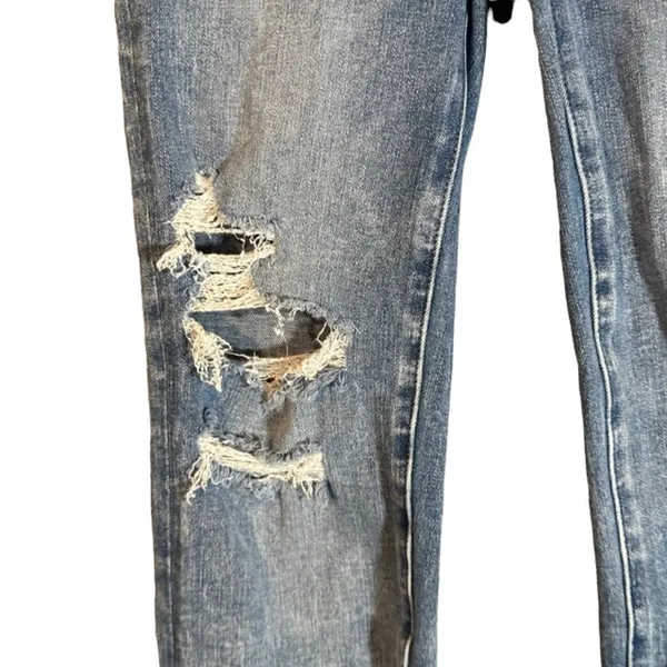 American Eagle Women’s Blue Distressed Shark Bite Fringe Denim Jeans Size 0R - Image 6