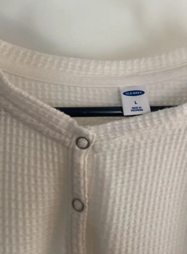 Old Navy Size Large Shirt - Image 4