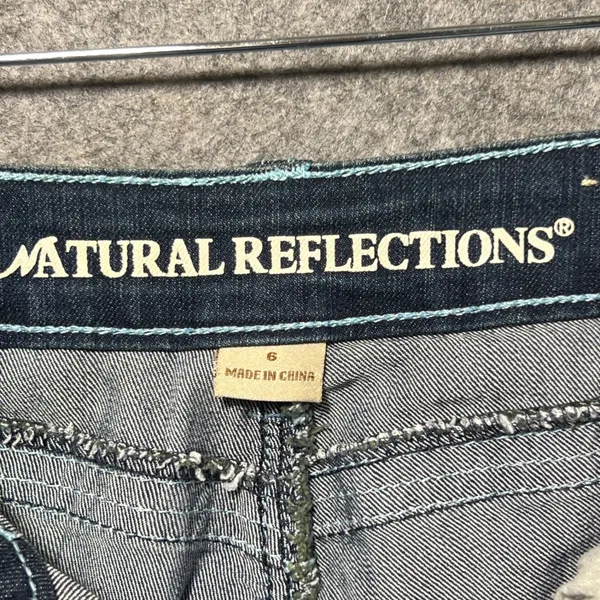 Natural Reflections Dark Wash Cropped Jeans Embellished Pockets Women's‎ 6 - Image 8
