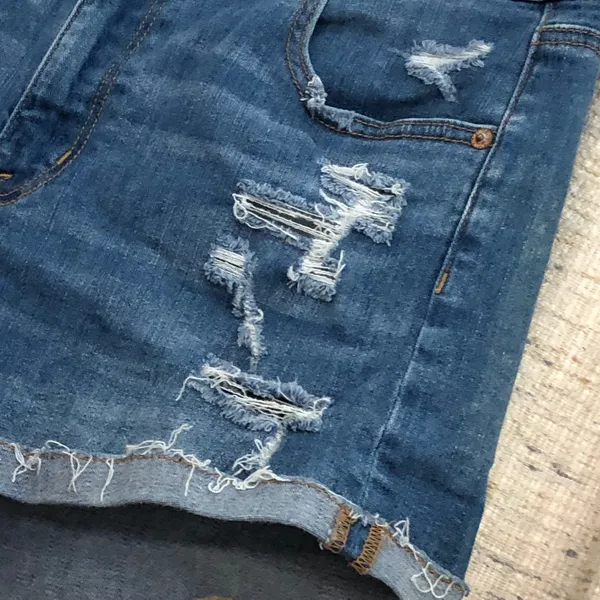 American Eagle Outfitters Super Stretch High-Rise Distressed Shortie - Image 3