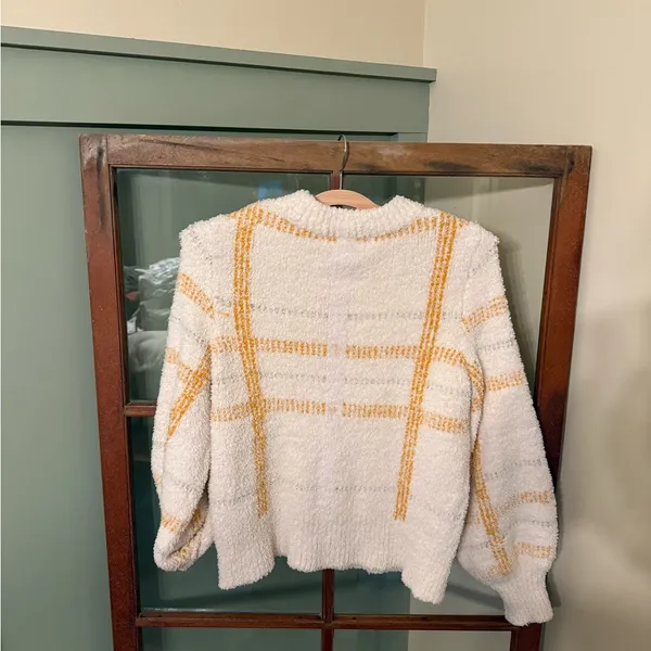LC Lauren Conrad White and Yellow Fluffy Crew Neck Sweater - Size Small - Image 4