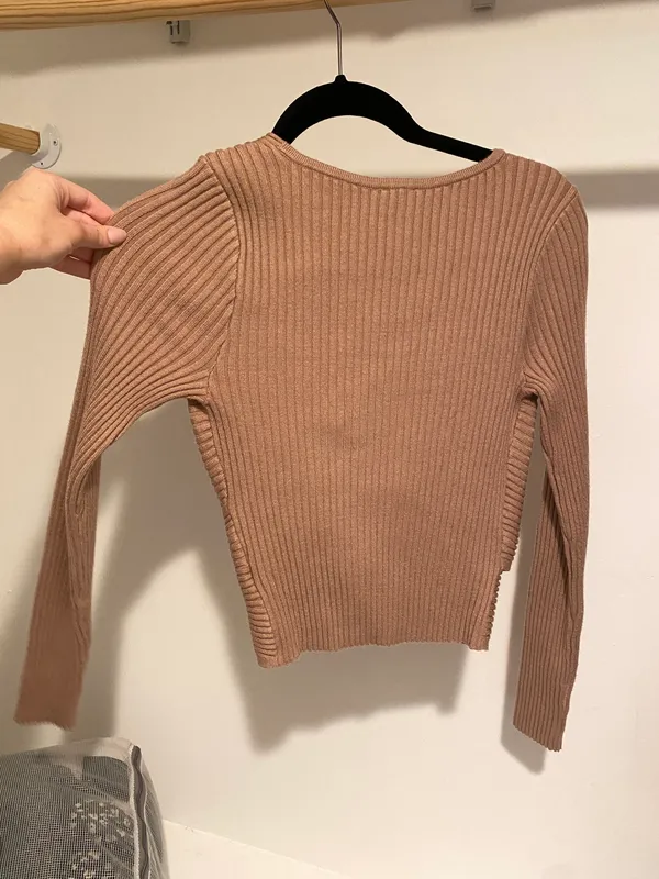 Abercrombie Sweater Top Size M - Image 3