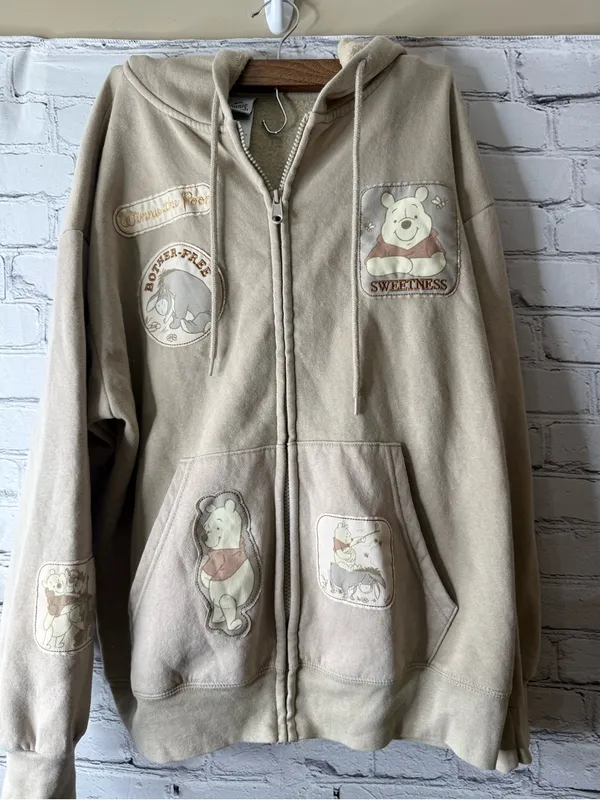 Women’s beige Winnie the Pooh zip front hoodie size medium - Image 2