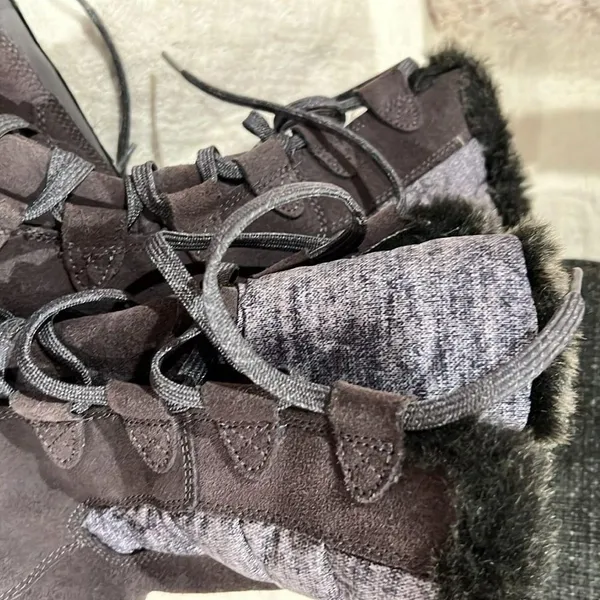 The North Face Women's Nuptse Purna Boot Size 8 Waterproof Faux Fur Gray Suede - Image 2