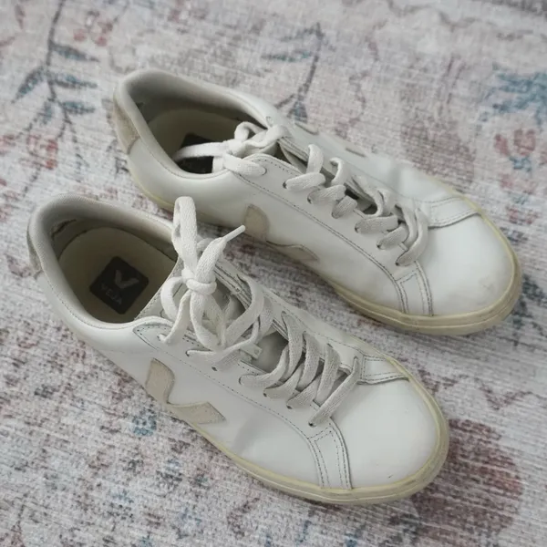 Veja Esplar Low Top Sneakers - Image 2