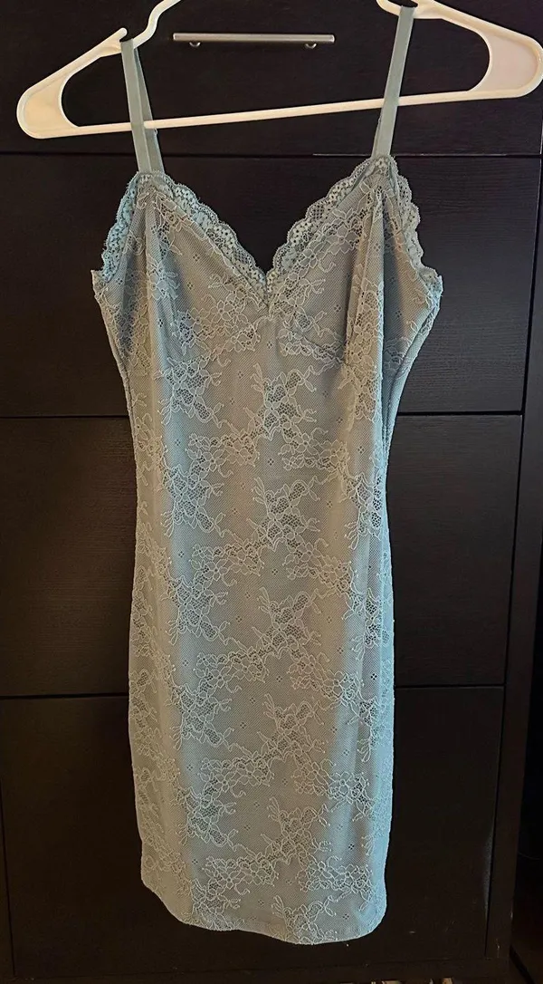 Garage Lace Dress - Image 4